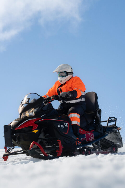 Reykjavik: Golden Circle Super Jeep Tour with Snowmobiling - Why Travelers Love This Tour