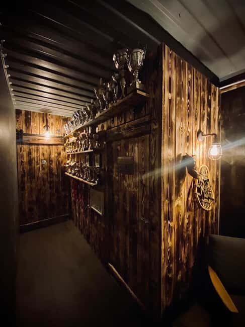 Reykjavík: Husky Kennel Visit with Hot Drinks - FAQ