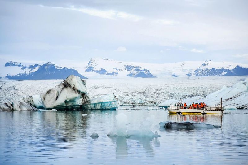 Reykjavik: Jokulsarlon Glacier Lagoon & Diamond Beach Tour - Boat cruise option (Apr–Oct): the up-close upgrade