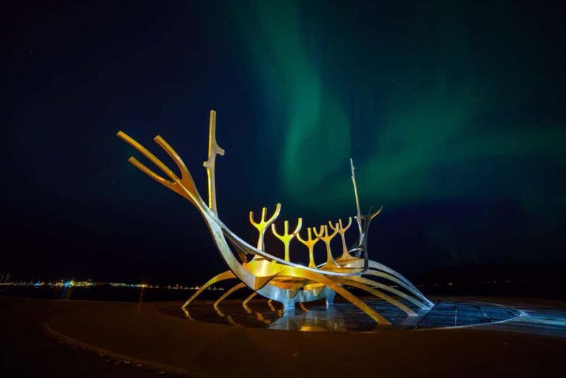 Reykjavik: Northern Lights Comfort Coach with Local Gift - Final Thoughts: Who Is This Tour Best For?
