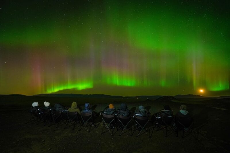 Reykjavik: Northern Lights Tour with Private Photographer - Key Points