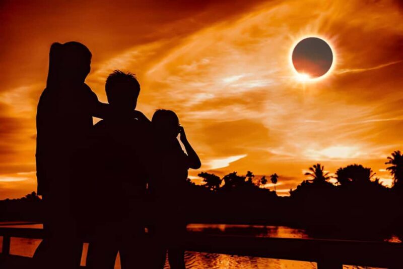 Reykjavík: Reykjanes Peninsula with Total Solar Eclipse 2026 - What Makes This Tour Stand Out?