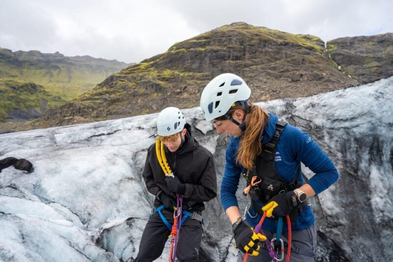 Reykjavik/Sólheimajökull: Glacier Hiking & Ice Climbing Trip - The Guides and Group Experience