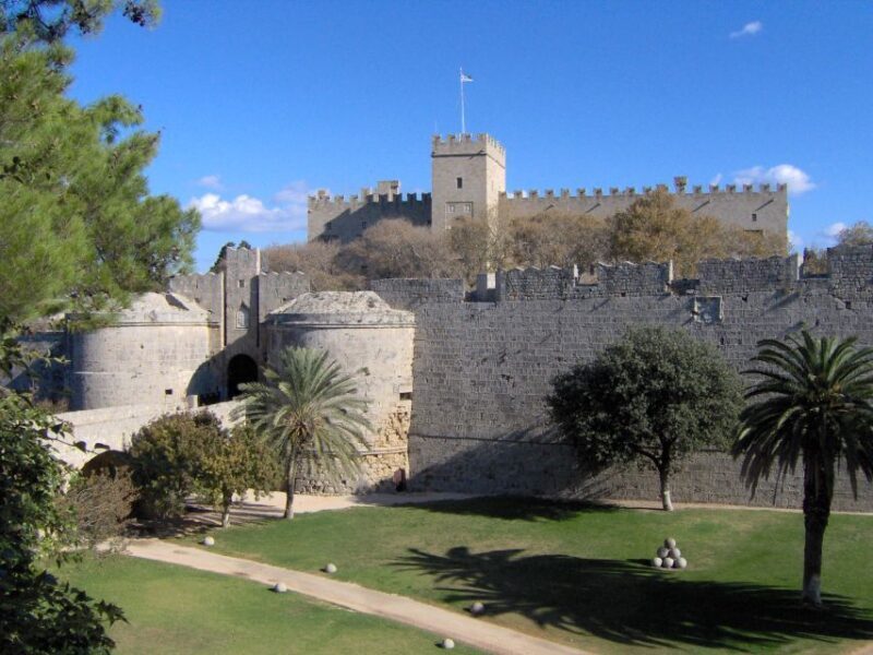 Rhodes Town: Private Walking Tour with a Licensed Guide - The Experience in Practice: Value and Practicalities