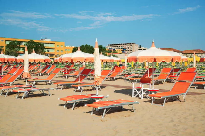 Riccione: 71 Beach with Umbrella, Sunbed, & Aperitif - Key Points