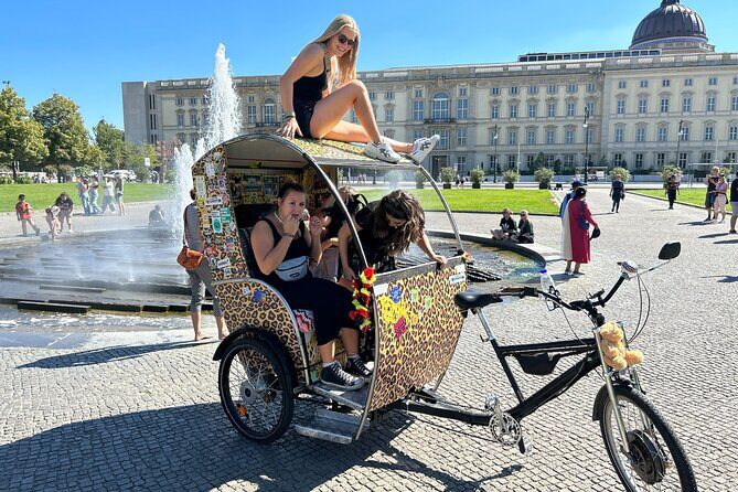 Rickshaw Tours Berlin - Groups of up to 16 people with several rickshaws - The Good and the Not-So-Good