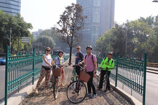 Ride Mexico City Historic Center, highlights w/ taco stop - Who Is This Tour For?
