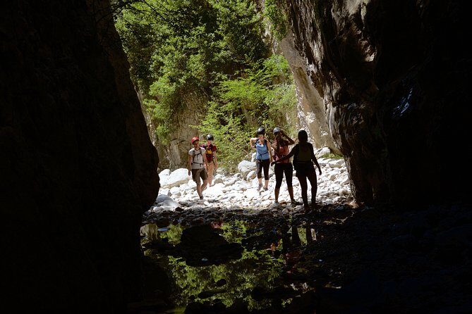 Ridomo Gorge hike to MANA spring - What Makes This Tour Stand Out?