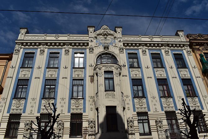 Riga Art Nouveau walking tour - The Experience: Pros and Cons