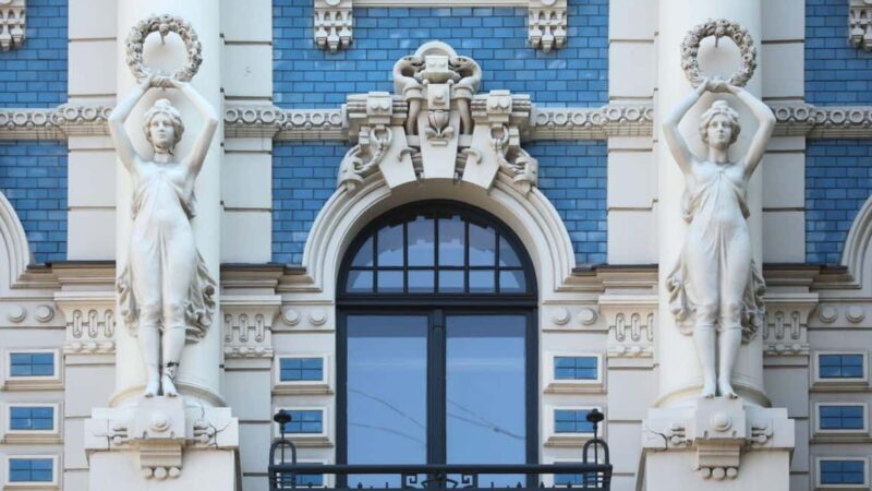 Riga: Art Nouveau Walking Tour with Welcome Drink - Who Will Love This Tour?