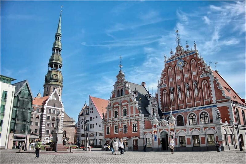 Riga Classical Old Town 2-Hour Walking Tour - What to Expect from the Riga Old Town Tour