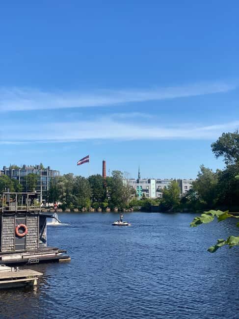 Riga: E-Foil Board Ride with Training and Equipment - Riga: E-Foil Board Ride with Training and Equipment — A Fun, Accessible Water Adventure
