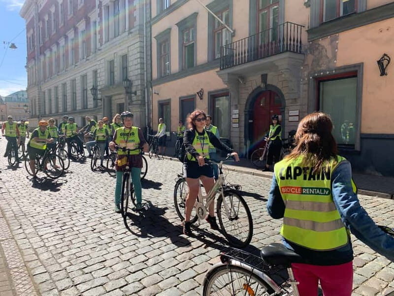Riga: Guided City Highlights Bike Tour - Key Points