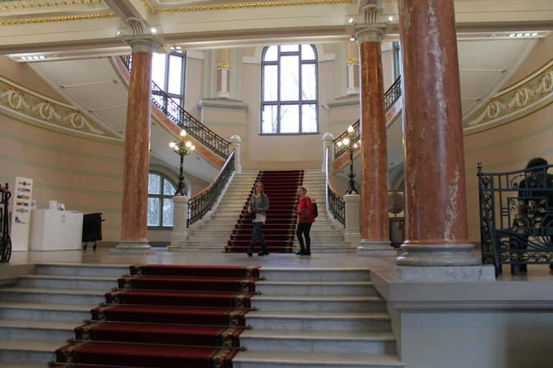 Riga: Latvian Art Museum, Dinner, and Black Balsam Tasting - Exploring the Latvian National Art Museum