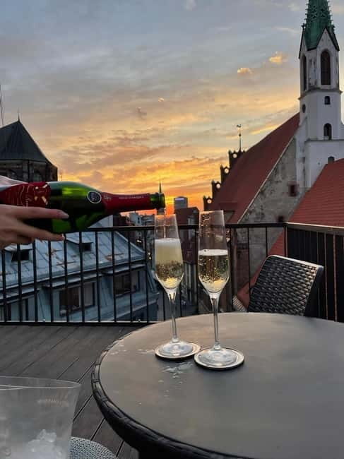 Riga Lipstick Masterclass & Wine - Key Points