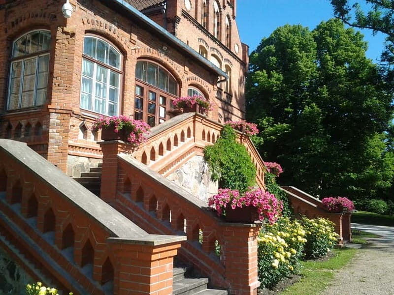Riga: Nearby Manors and Castles Tour - Practical Considerations