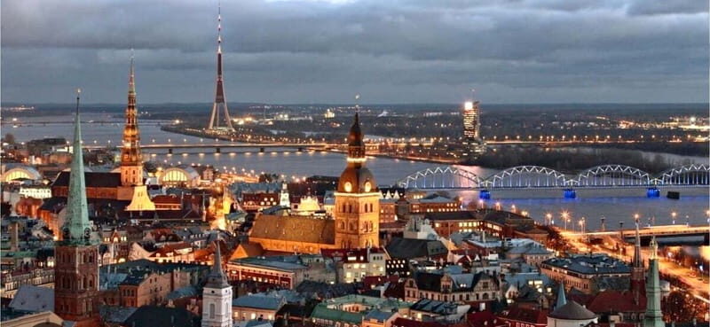 Riga Old Town, C Market & Art Nouveau Guided Walking Tour - Key Points