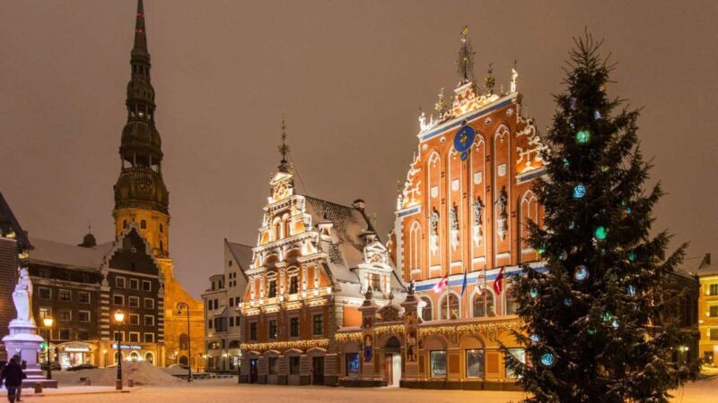 Riga: Old Town Legends & Christmas Spirit Walking Tour - Why This Tour Is Great Value