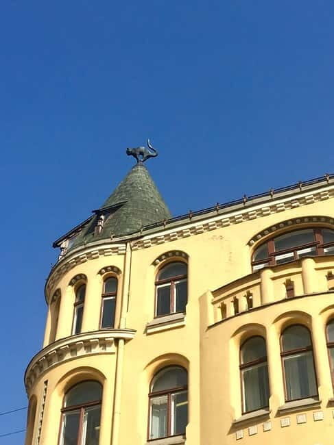 Riga: Old Town Walking Tour in a Small Group or Private - The Value of a 1.5-Hour Tour