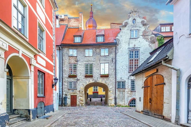 Riga: Private Walking Tour with a Local - Key Points