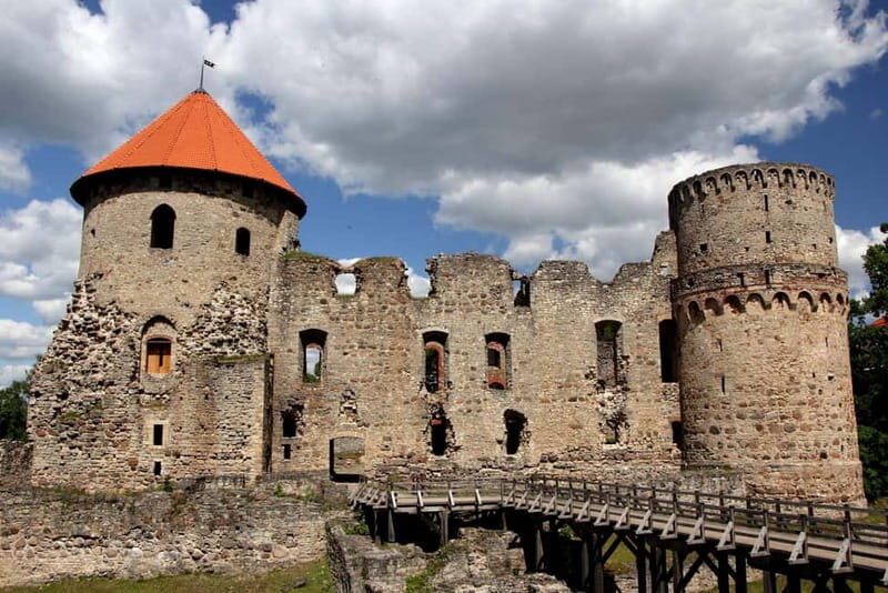 Riga to Sigulda & Cesis: Explore Latvias Medieval Castles - Sigulda Medieval Castle and Its Ruins