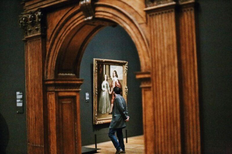 Rijksmuseum & Van Gogh Museum: Timed Entrance & Guided Tour - The Guide and the Group Experience