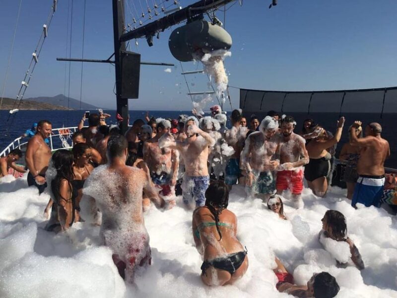 River Cruise Tour Lunch Soft Drinks Foam Party Caretta Swim - What the Reviews Say