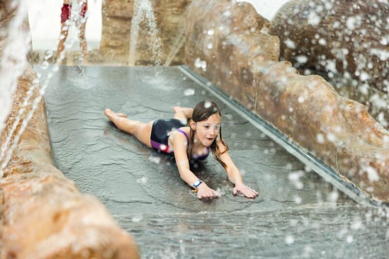 Rivera-Ticino: Splash e Spa Tamaro 4-Hour Waterpark Ticket - Indoor Pool & Pool Bar: A Touch of Comfort