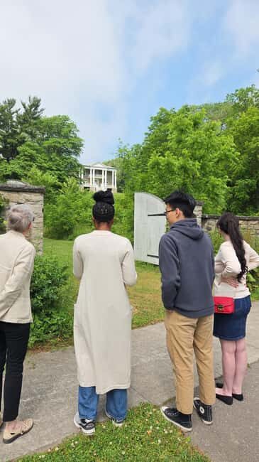 RiverBrink Art Museum: Historical Walking Tour of Queenston - A Detailed Look at the Queenston Walking Tour