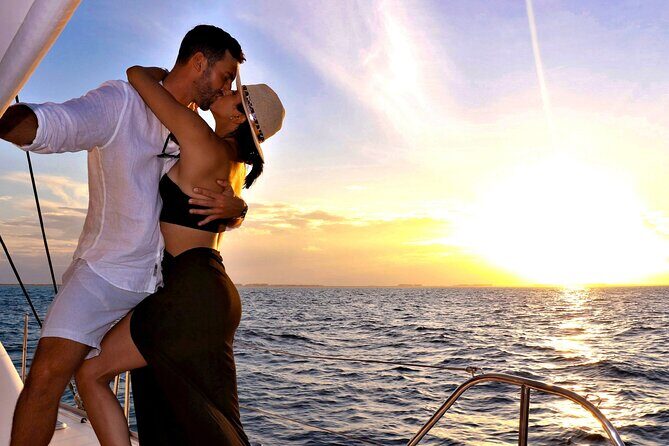 Riviera Maya Luxury Sunset Sailing plus Light Dinner and Open Bar - What to Expect on the Sunset Sailing Tour