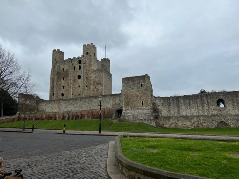 Rochester: Private 2hr Walking Tour with a Blue Badge Guide - What to Expect from This Rochester Walking Tour