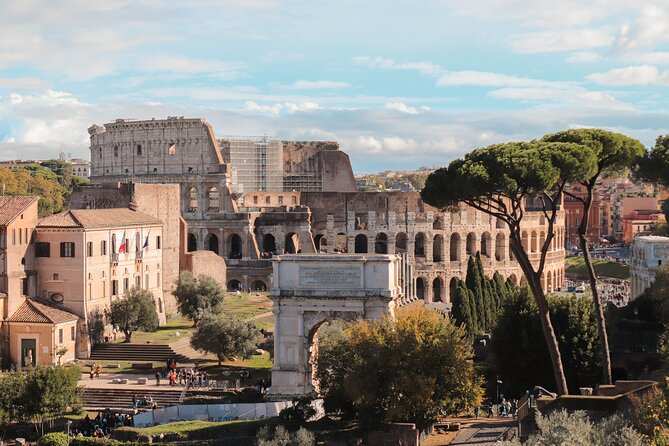 Roma: Colosseum, Forum, and Palatine Hill Local Guided Tour - Palatine Hill Stop: The Start of the Story and the Best Views
