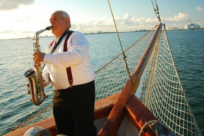 Romantic Dinner on a Spanish Galeon in Cancun - FAQs