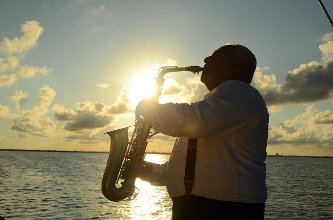 Romantic Dinner Touring the Nichupté Lagoon in Galeón - FAQ