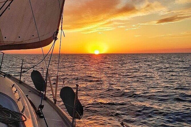 Romantic Luxury Sunset sailing - Who Should Consider This Tour?