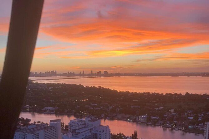 Romantic Miami Helicopter Tour with Champagne for Two - An In-Depth Look at the Miami Helicopter Tour