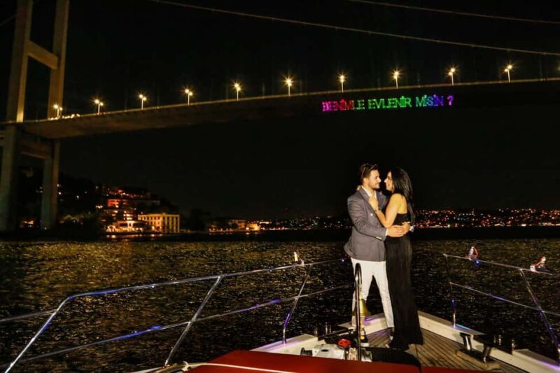Romantic Night on the Bosphorus : Yacht Cruise - Key Points