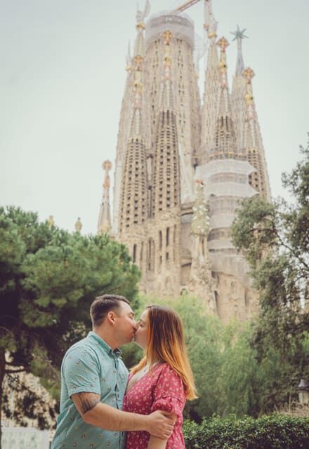 Romantic Photoshoot Experience for Couples in Barcelona - What to Expect from the Photoshoot