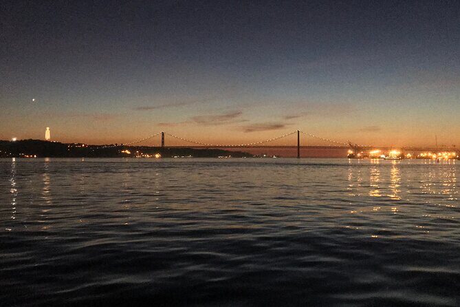 Romantic Sunset Sailing Experience in Lisbon - What Makes This Tour Stand Out?