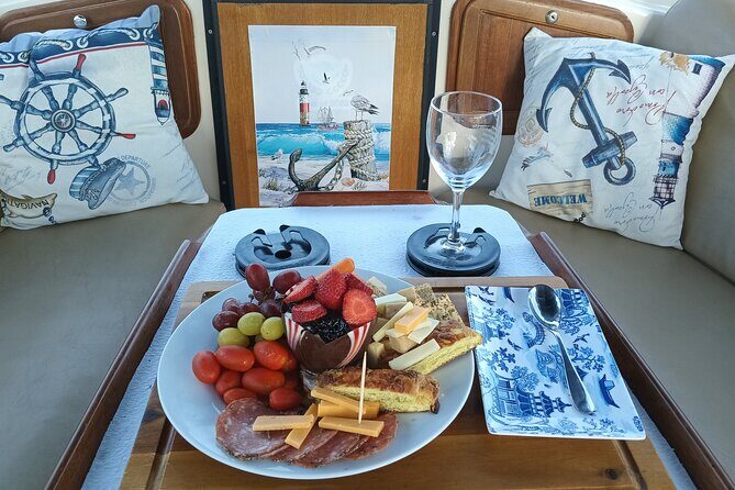 Romantic-Surprise Dinner-Wine & Cheese or Sushi Boat Cruise - Who Is This Experience Best For?