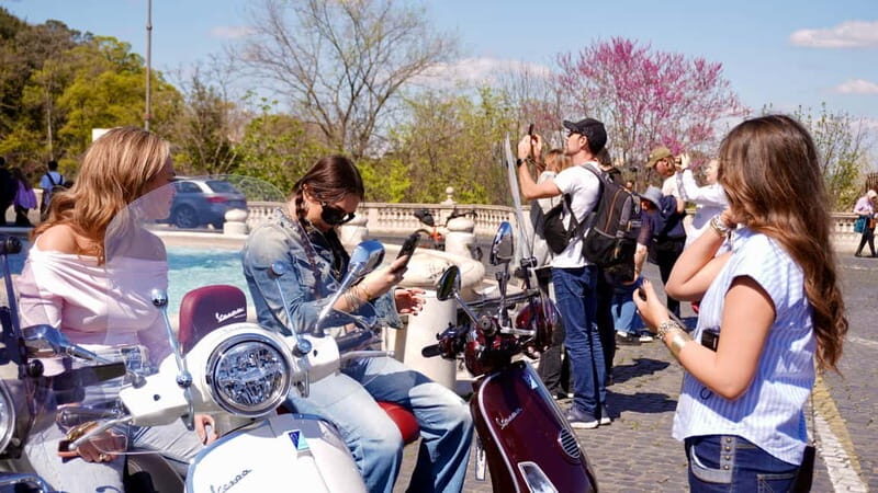 Rome: 1-Hour Vespa Tour as Passenger with Local Driver - Key Points