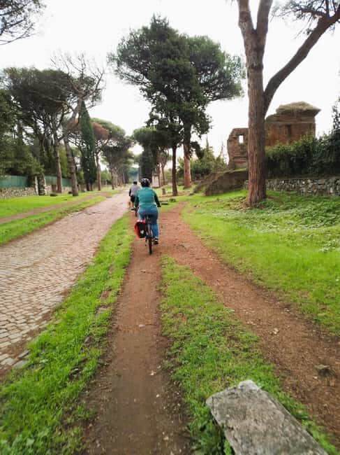 Rome: Appian Way & Catacomb Sunset E-bike Tour, Food & Drink - FAQ
