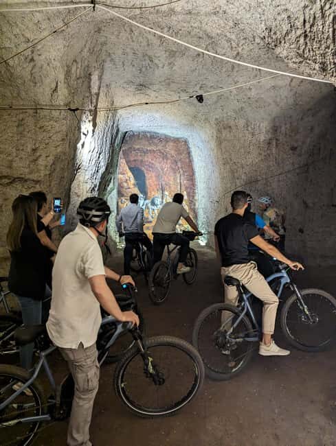 Rome: Appian Way E-Bike tour & Ancient Underground Labyrinth - Descending into the Underground Labyrinth