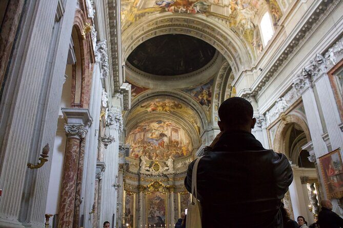 Rome at Night: Small-Group Walking Tour in English or Spanish - The Guides and the Experience