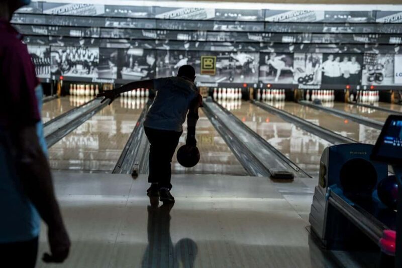 Rome: Bowling Experience with Food Tasting and Arcade Games - Practical Considerations