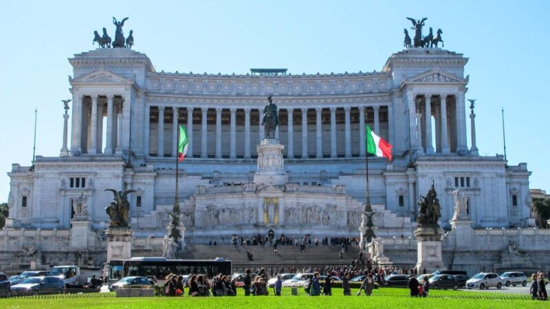 Rome: City Highlights Walking Tour with Local Guide - Who Is This Tour Best For?