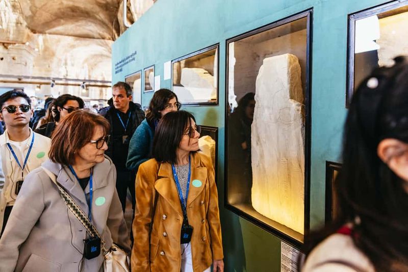 Rome: Colosseum Arena Floor, Palatine & Forum Guided Tour - How the guide quality shapes the whole day
