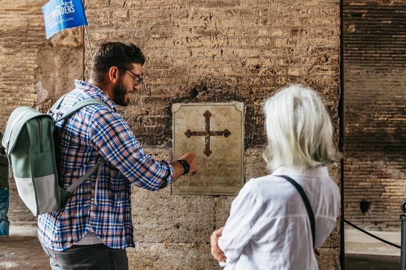 Rome: Colosseum, Palatine Hill & Roman Forum Guided Tour - Colosseum Arena Floor Upgrade: The Short Walk That Feels Big