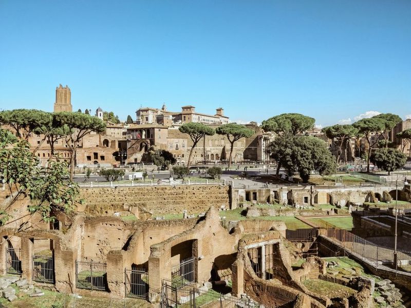 Rome: Colosseum, Roman Forum And Palatine Hill Guided Tour - Guide Quality: Names You’ll See in Reviews and Why That’s a Big Deal