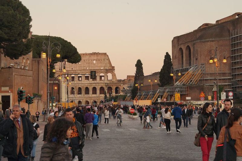 Rome: Colosseum, Roman Forum & Trajan's Market Exterior Tour - Timing and pacing: what 1.5 hours feels like on the ground